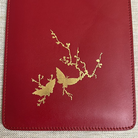 🦋 Beautiful red genuine leather butterfly tablet cover from Spain! - Picture 3 of 12